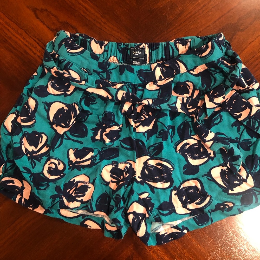gap kids floral shorts size medium -B6